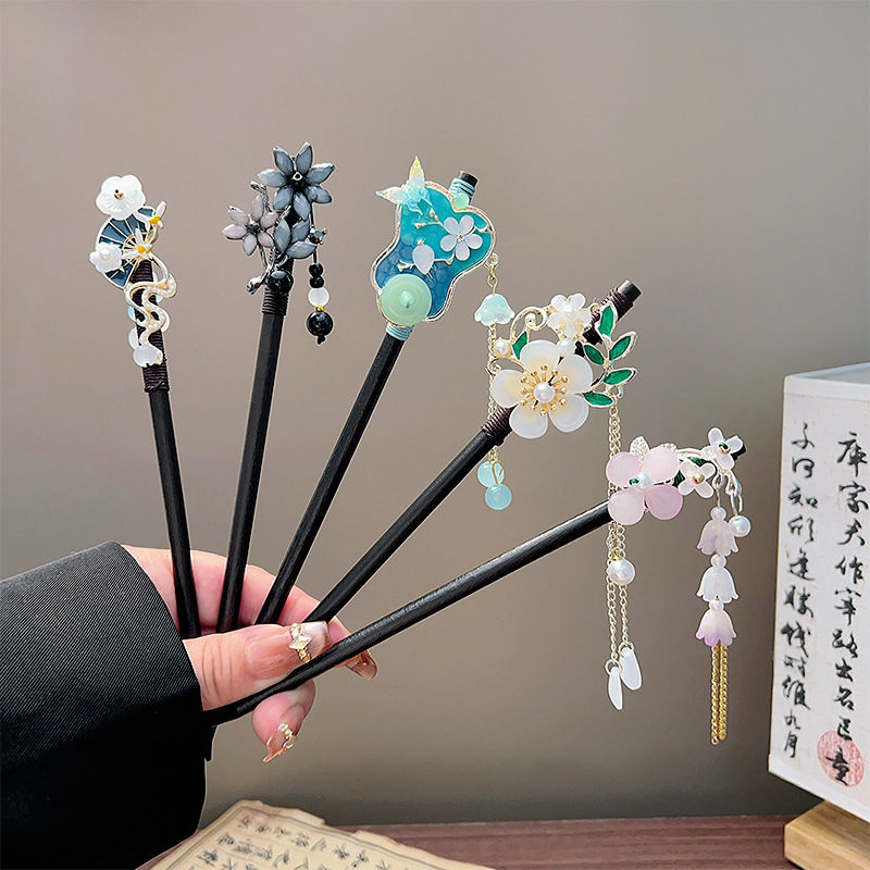 Classic Tassel Hair Stick Blac - Jewelry Making With Beads recension och pris